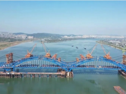 官方：暮坪湘江特大橋?qū)⒂谀陜?nèi)通車！將推動多條高速公路建設(shè)！