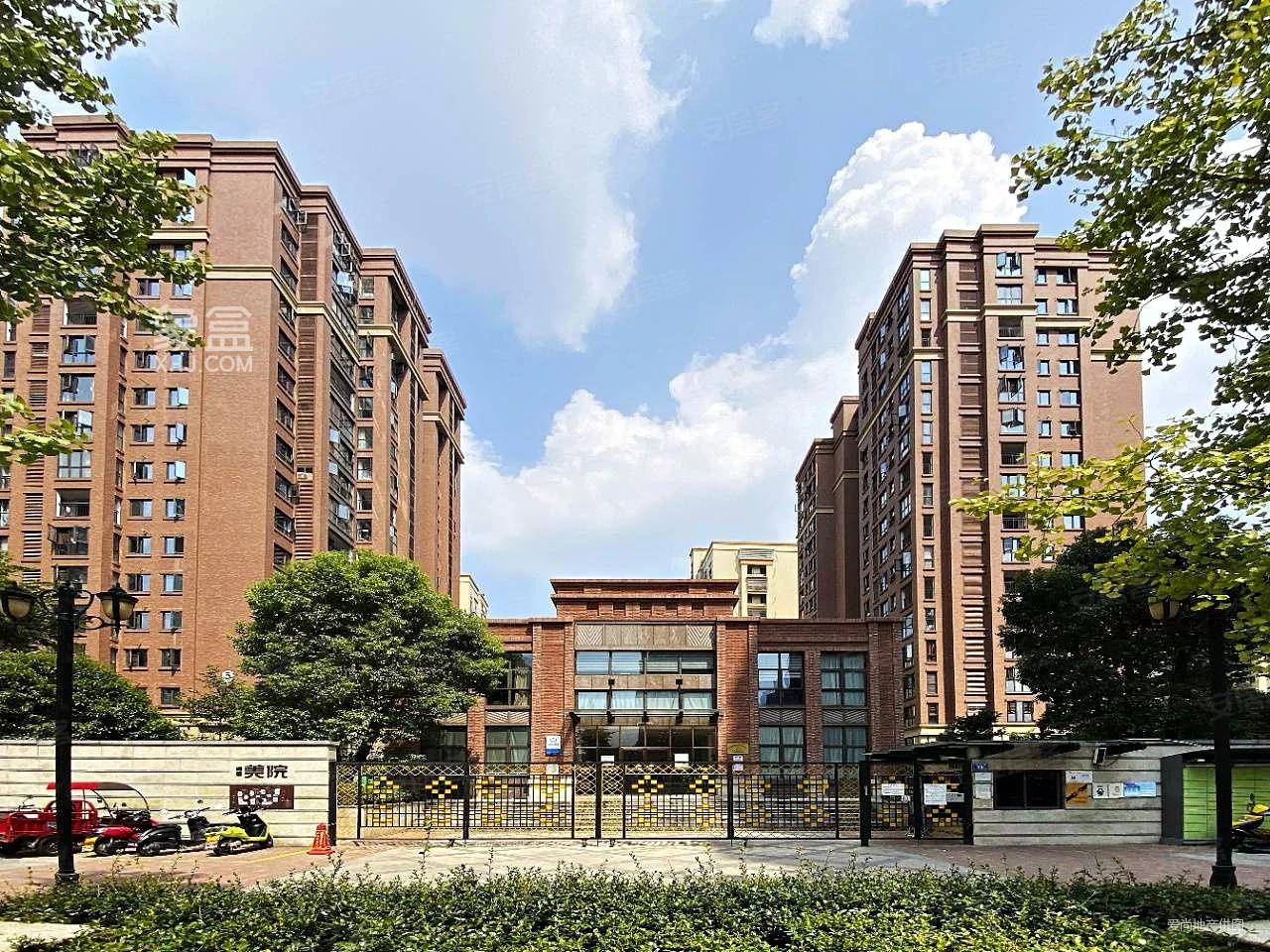 7月2日长沙特价租房：雨花区政府豪华酒店式公寓，配套全近商圈租价低