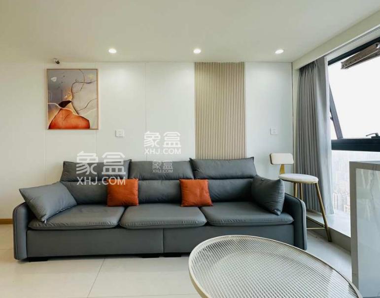 4月9日长沙租房急租：万家丽全新精装loft，地铁口正商圈生活便