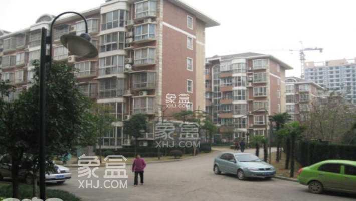 4月11日長沙租房急租：白沙路精裝loft，近市區(qū)正地鐵性價高