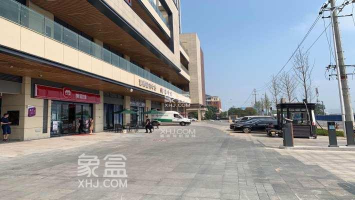 4月16日長沙租房急租：濱江新城新裝小戶型，時(shí)尚通透商圈旁