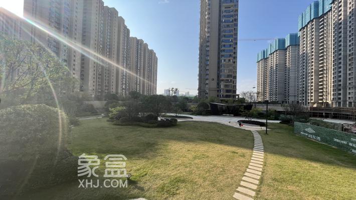 4月23日長沙租房急租：白沙路時尚l(wèi)oft，僅市中心，便捷舒適
