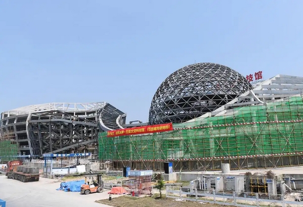 三亚太空科技馆冲刺年底运营:空天产业新地标雏形初现 三亚太空科技馆冲刺年底运营:空天产业新地标雏形初现