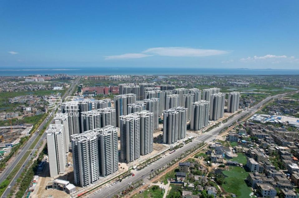海口产投集团听海阁项目南区全面封顶：打造江东新区职住平衡示范标杆