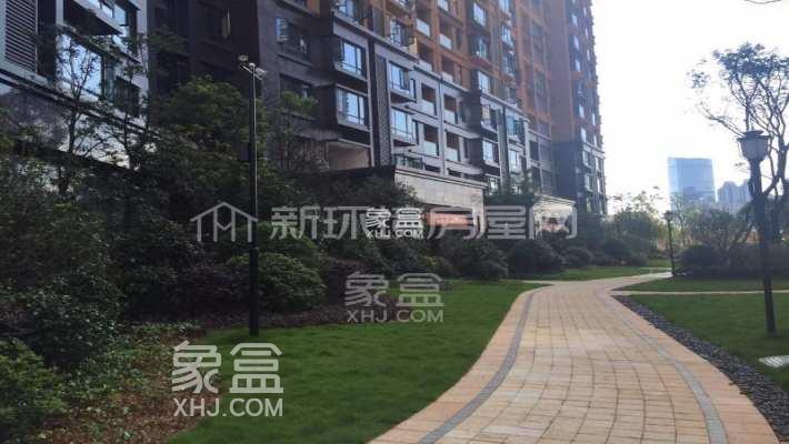 5月6日长沙租房急租：黄土岭时尚loft，地铁口近商圈2200每月