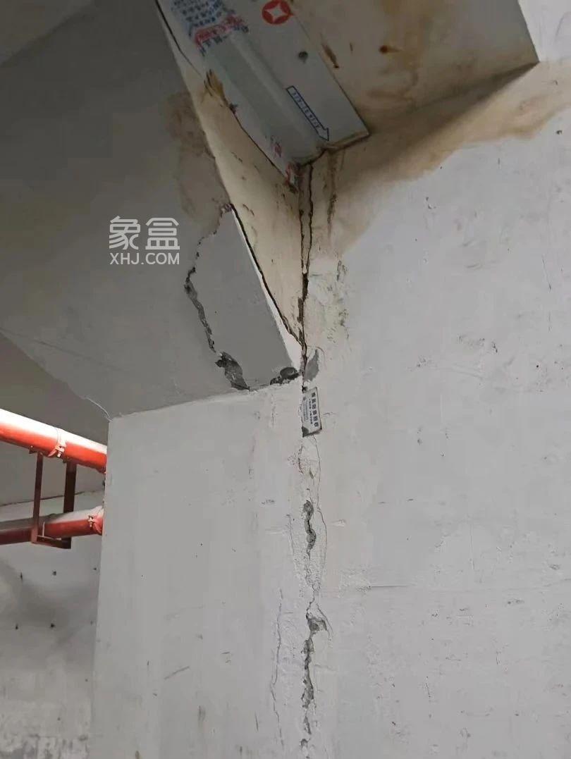醴陵五彩台北城被指地下车库漏水、异味，人行出口打不开？回复来了！