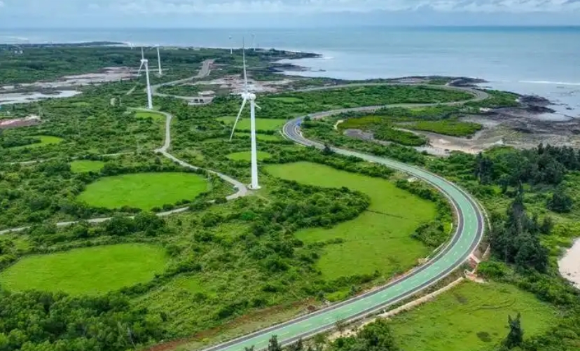 海南重点项目建设"五一"不停工 劳动者奏响自贸港奋进曲 海南重点项目建设"五一"不停工 劳动者奏响自贸港奋进曲