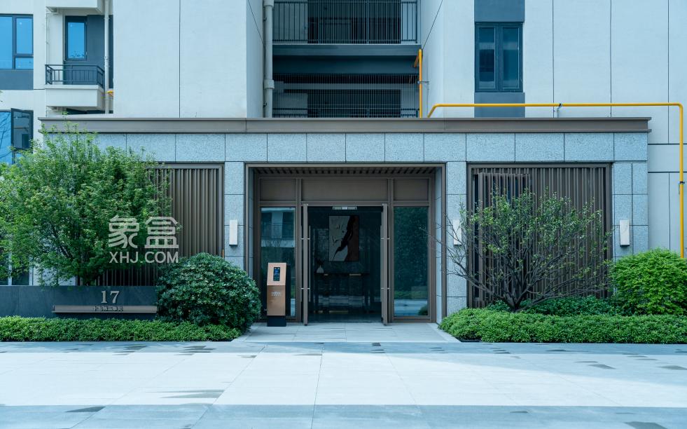 5月24日城发恒伟会展壹中心展示区已开放，会展新城建面108-128㎡准现双书包房热销！