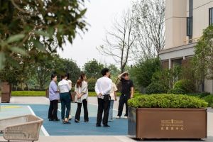 5月24日城发恒伟会展壹中心展示区已开放，会展新城建面108-128㎡准现双书包房热销！