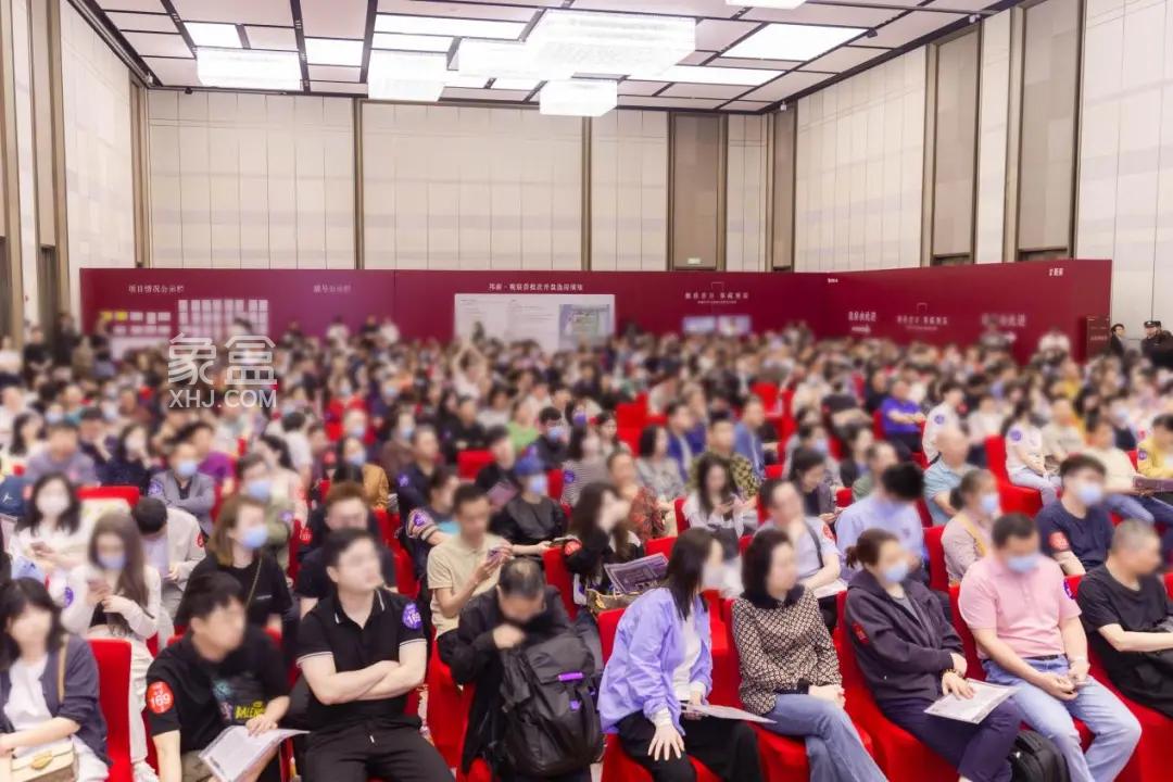购房者抢房~开发商抢地！“长沙楼市”热闹起来啦！