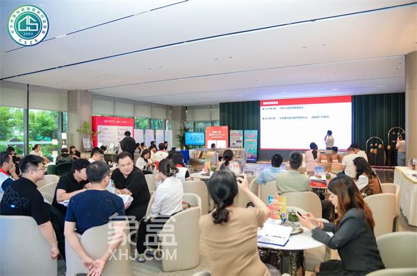 5月28日2025年长沙市住宅装饰装修知识讲座暨样板房征集活动在中建桃李九章启动！
