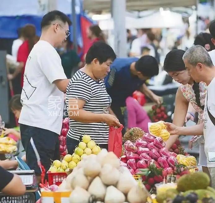 解放路突围战！三亚老商圈靠"外摆经济"逆袭，烟火气回归背后的城市治理智慧