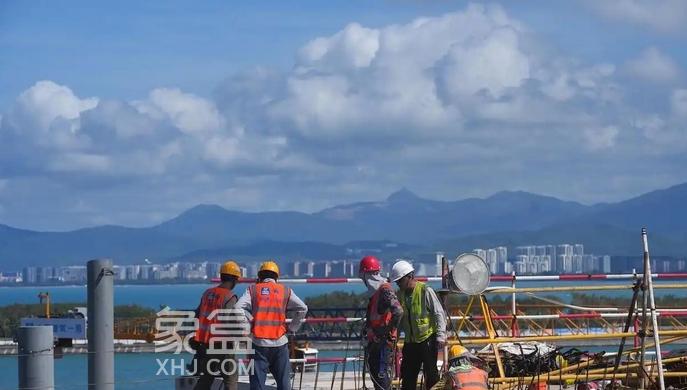 三亚“双中心”昼夜攻坚：900名建设者擎起自贸港文化新地标