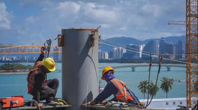 三亚“双中心”昼夜攻坚：900名建设者擎起自贸港文化新地标