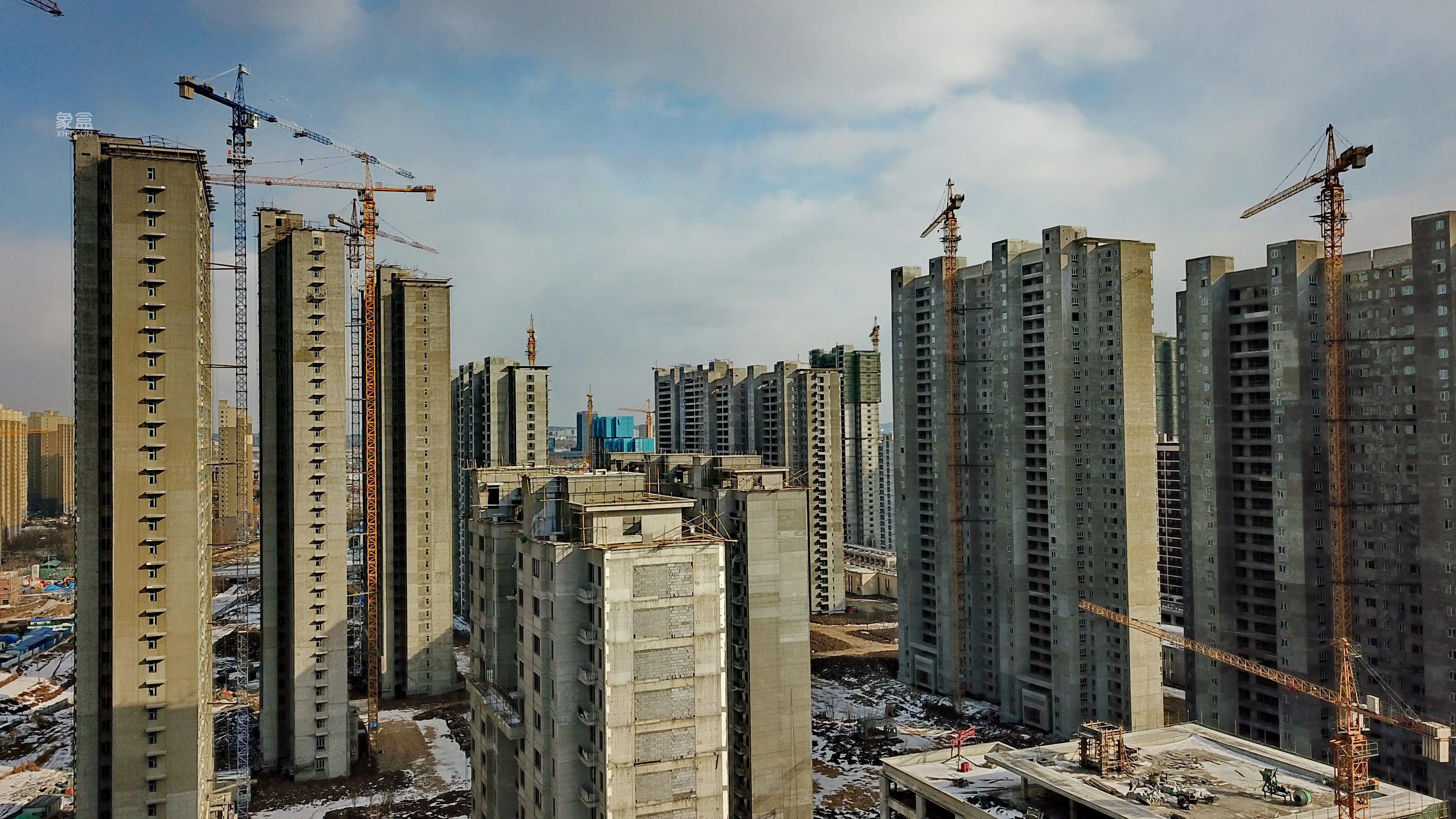核心城市优质地块吸投资，三四线土地市场底价成交为主。