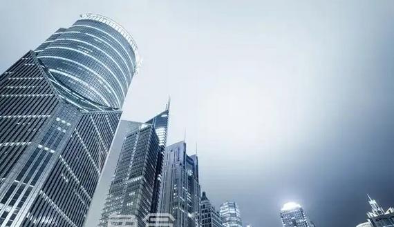 2025上半年房地产市场：结构性分化下的转型突围
