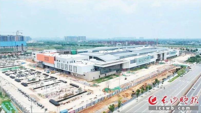 7月10日长沙杉杉奥特莱斯广场正式挂牌，预计2025年9月开业！