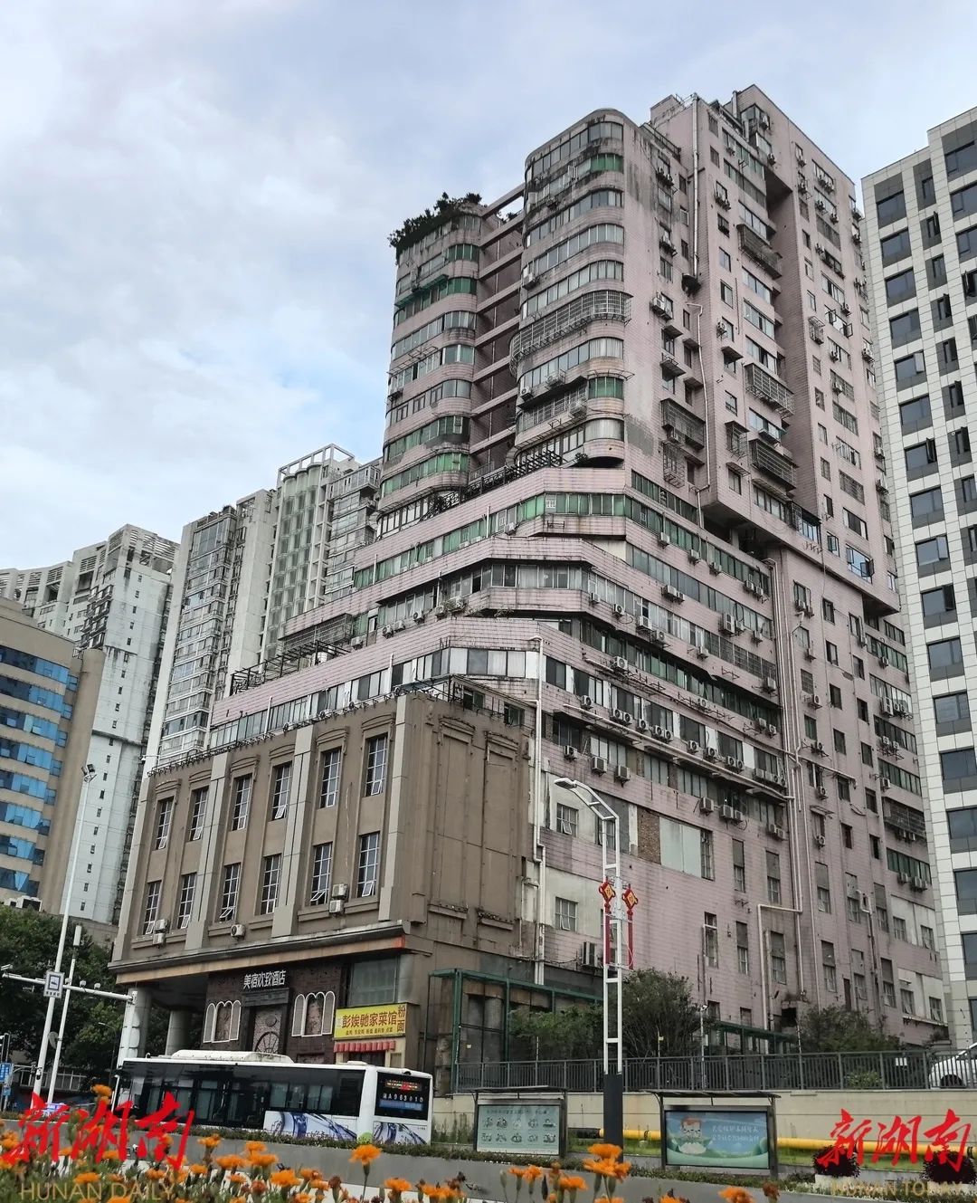 长沙烈士公园迎宾大厦由“乱”到“治”，“三治”融合守护美好家园！