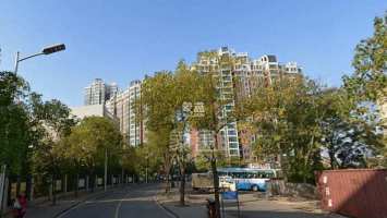 荷塘嘉苑小区测评：地处鹅湖公园内，四面环湖，环境宜居