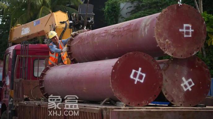 "海底蛟龙"昼夜攻坚 三亚河口通道演绎基建速度