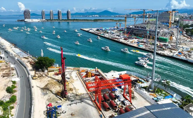 "海底蛟龙"昼夜攻坚 三亚河口通道演绎基建速度 "海底蛟龙"昼夜攻坚 三亚河口通道演绎基建速度