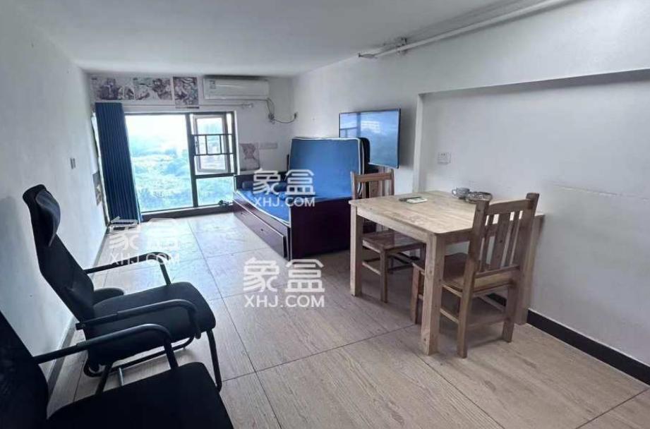 暑期已过半，陪读早准备！一中岳麓旁精致两居，安静舒适租价低