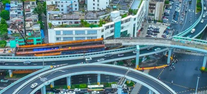 海口海秀快速路龙昆南匝道合龙 断头路即将贯通‌