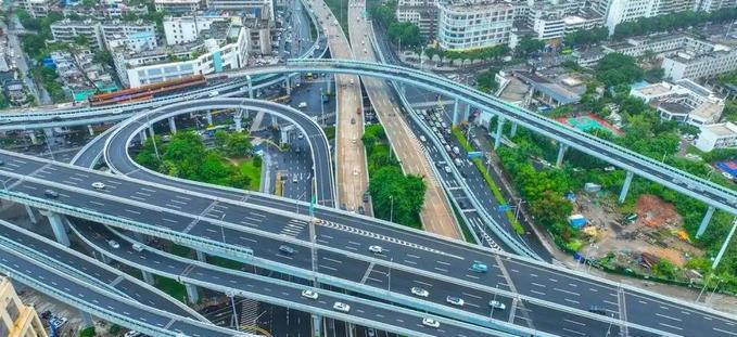 海口海秀快速路龙昆南匝道合龙 断头路即将贯通‌