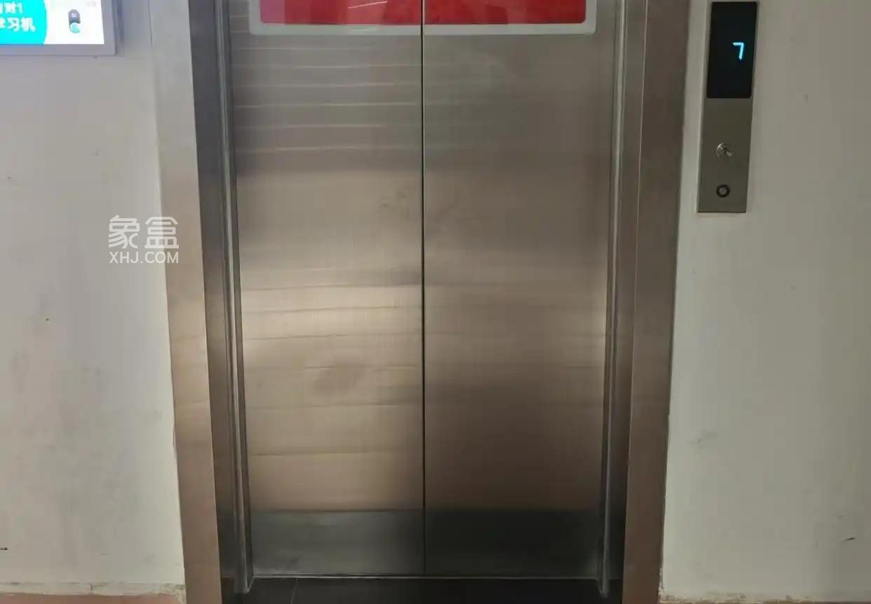 长沙市15年以上的老旧电梯近1.4万台，小区维修更换有国债补贴