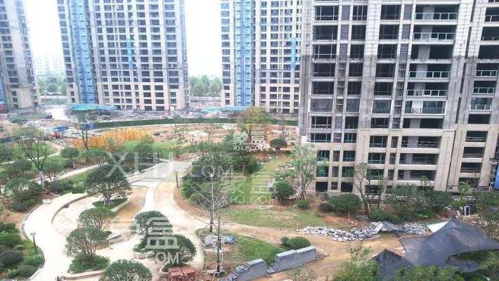 金九置业长沙双书包小区推荐：梅溪湖金茂府顶级商业交通配套，性价比环比高