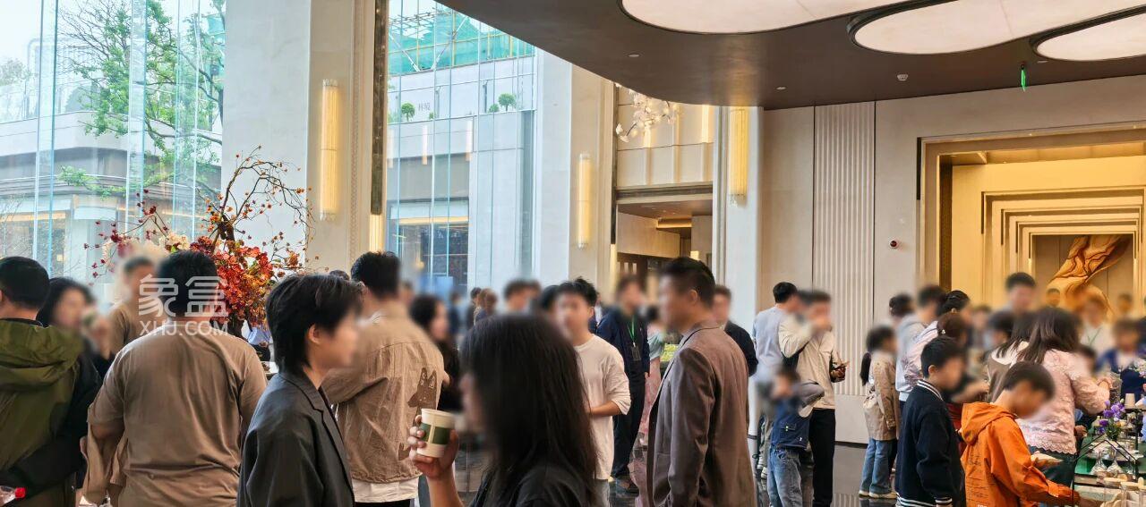 9月28日嘉宇璟琇大泽湖营销中心及样板间已开放，建面119-137㎡新规双书包房已拿证！