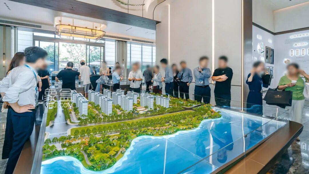 10月1日正商松湖上境首开再现“日光盘”传奇，松雅湖建面136-147㎡新规双书包洋房热销！