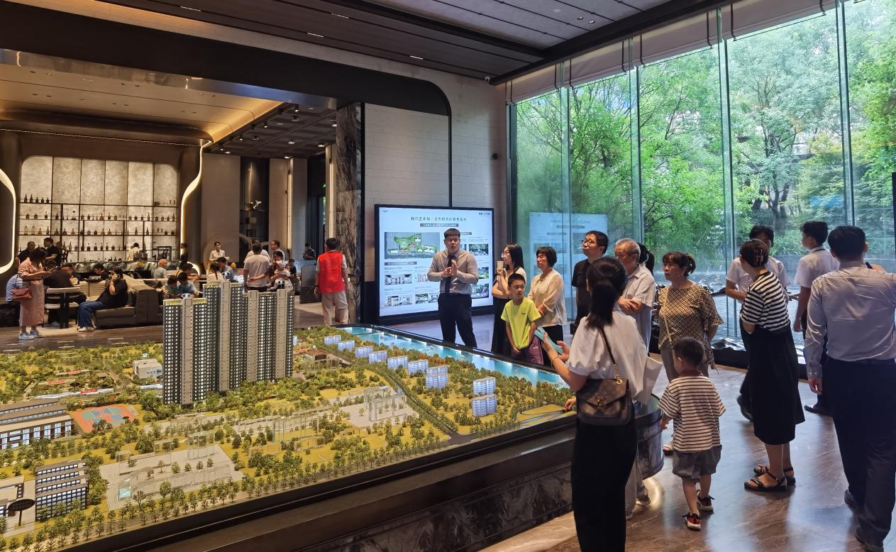 长沙龙湖观萃、龙湖云河颂等四盘联动，国庆中秋置业期诠释“龙湖式热销”！