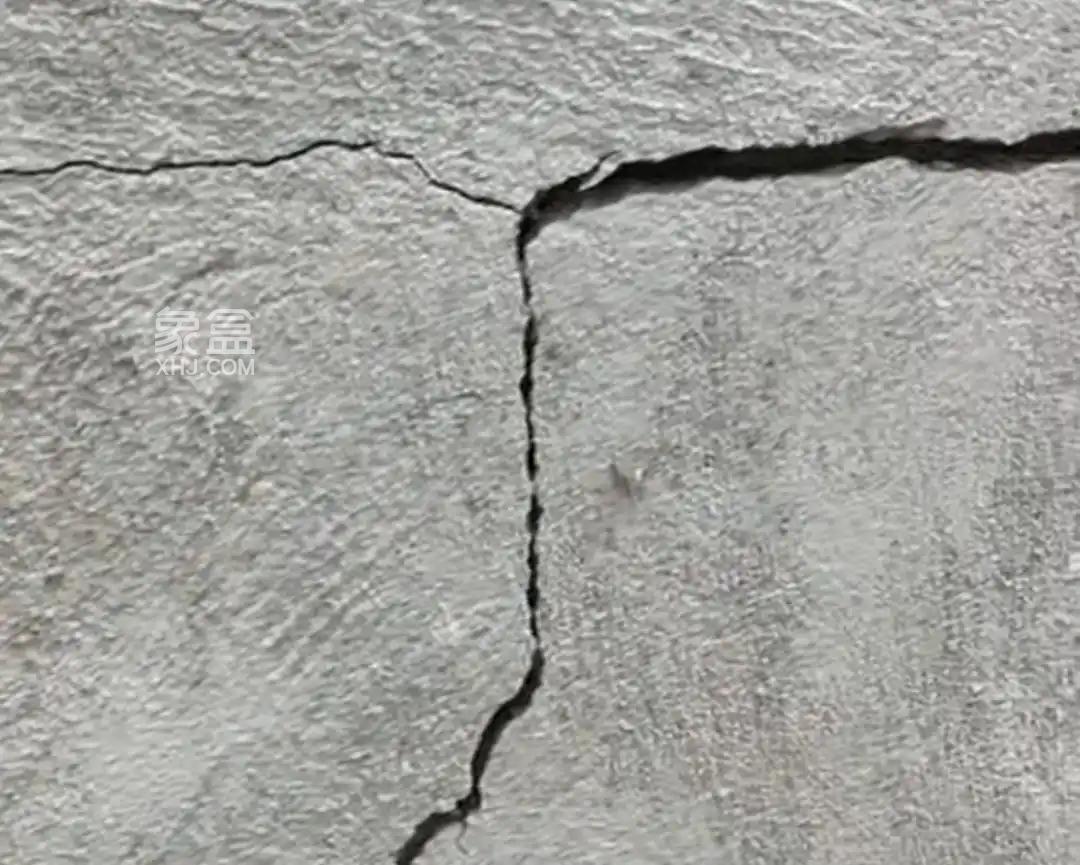 私挖地下室致房屋开裂受损涉案业主已被逮捕，这类行为有哪些危害？