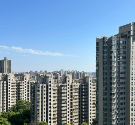 2025年前10月全国百强房企销售总额约2.9万亿！保利、绿城分列前两位