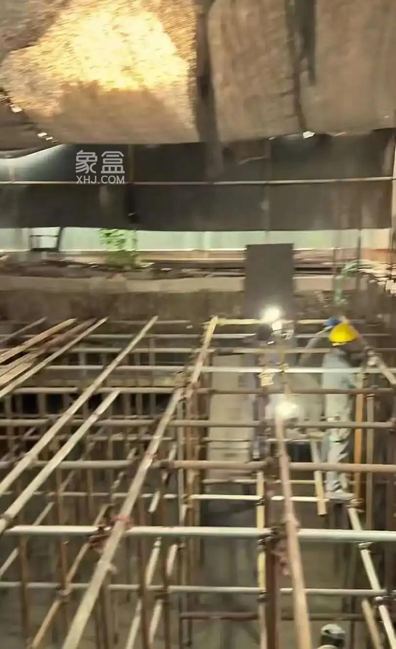 一小区居民违规挖地下室波及周边建筑，城管受理调查