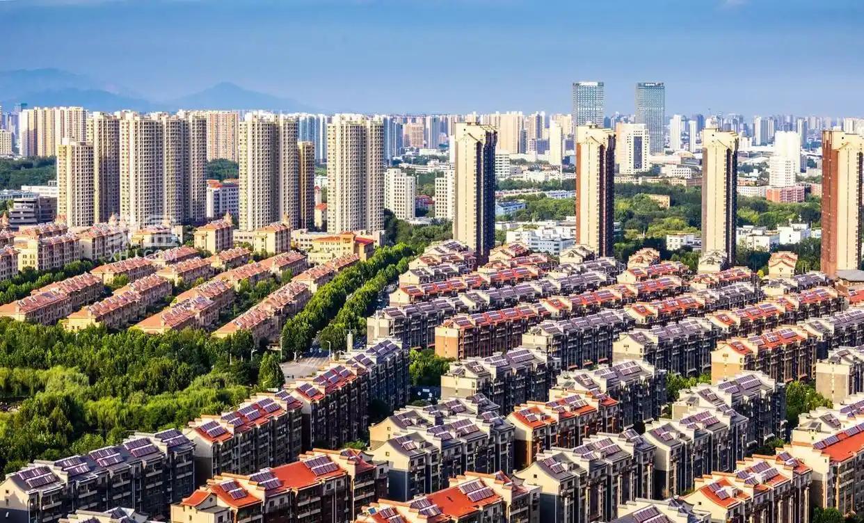 出于资产优化、资金回笼及政策推动原因，地方国资集中出售房产