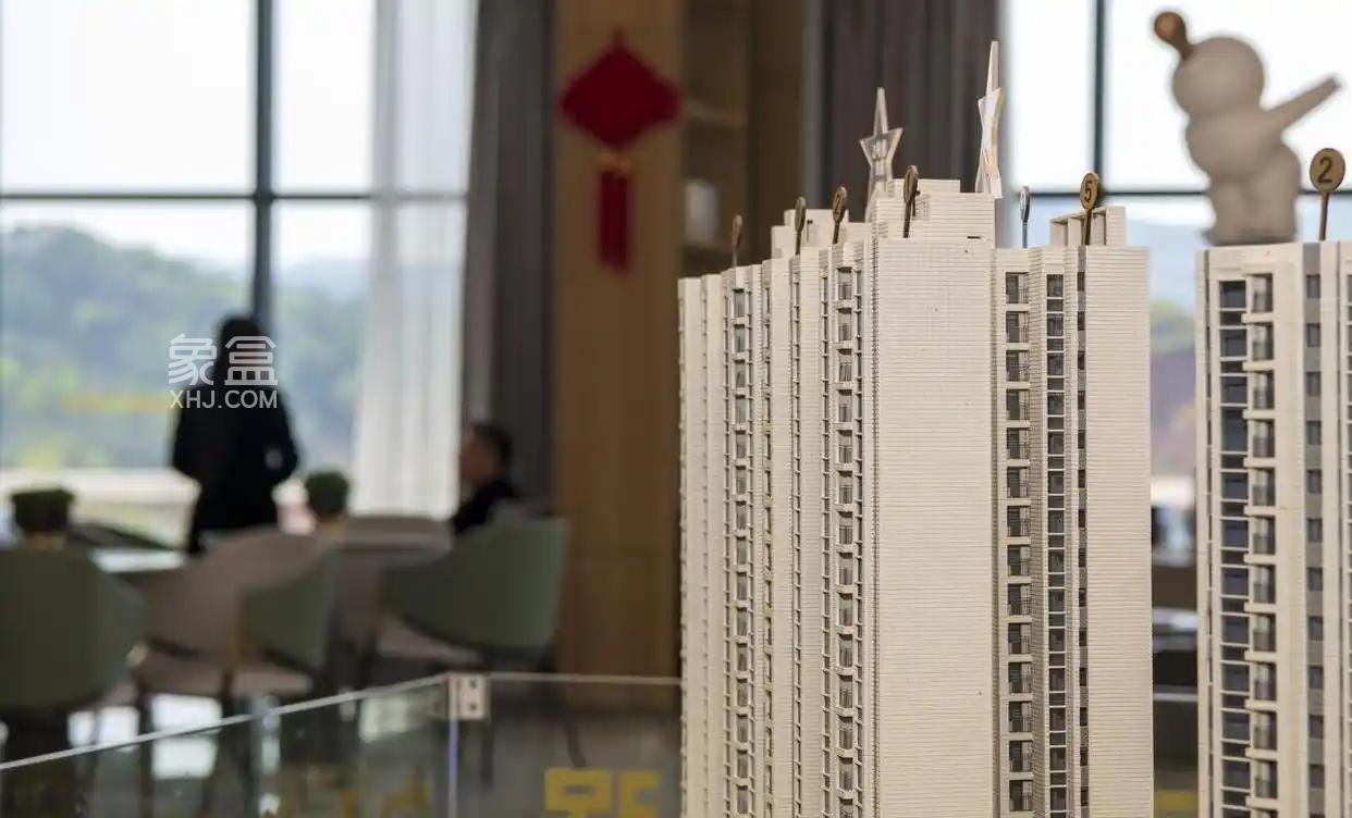 出于资产优化、资金回笼及政策推动原因，地方国资集中出售房产