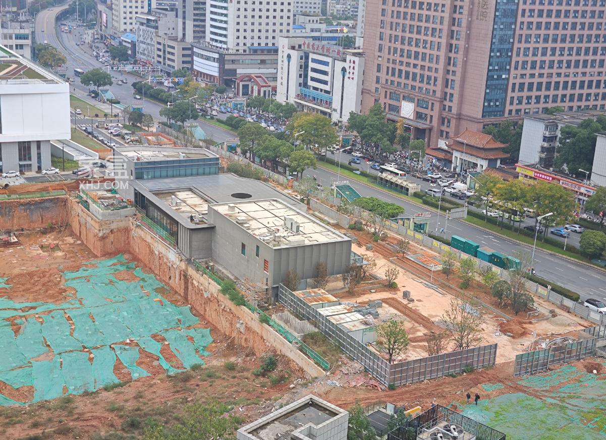 东塘“长房悦棠府”到底咋了？“首开”拖了近一年，停工又复工！