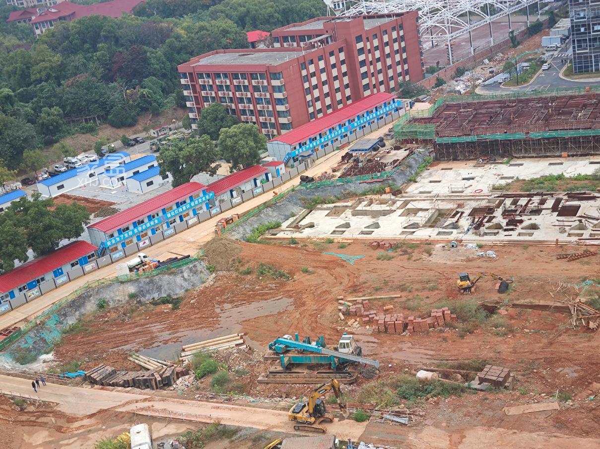 东塘“长房悦棠府”到底咋了？“首开”拖了近一年，停工又复工！