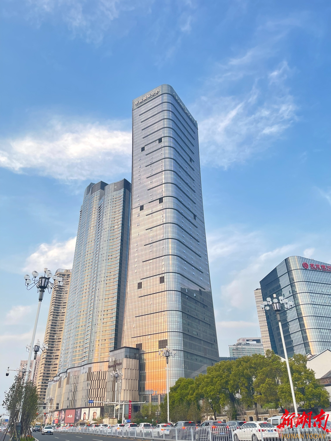 长沙坡子街华远华中心荣获湖南省“美好家园”小区称号，看多元业态何以共生共荣？