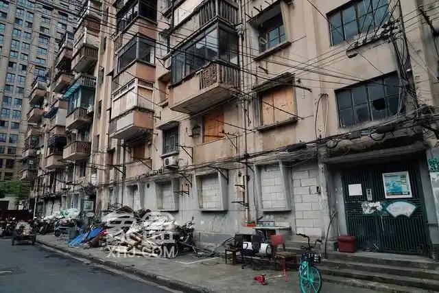 今年1-11月份，全国新开工改造城镇老旧小区2.58万个，旧改成主流