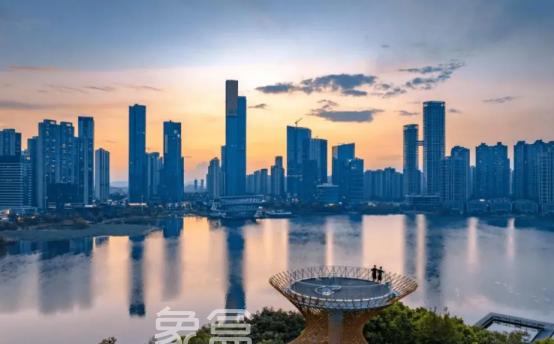 2025年长沙热门商圈二手房价变化情况！梅溪湖领跌，低位板块跌幅较小！