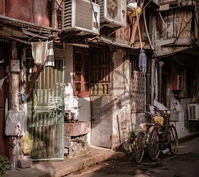 今年1-11月份，全国新开工改造城镇老旧小区2.58万个，旧改成主流