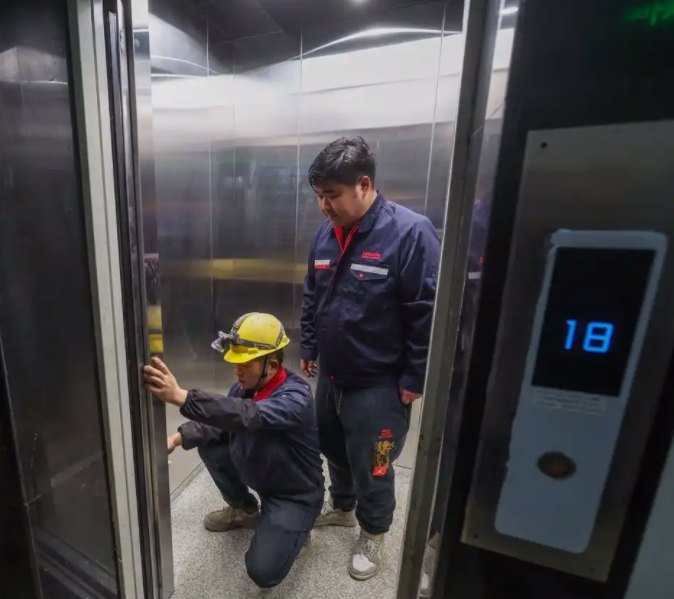 长沙晶华美地26台老旧电梯启动焕新，国家补贴+居民共担！