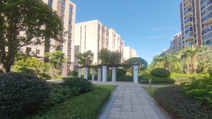 深度解析：华耀碧桂园十里江湾誉峯值不值得买？