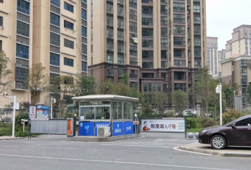 新桂公馆小区测评：荷塘区红旗广场的多元生活坐标