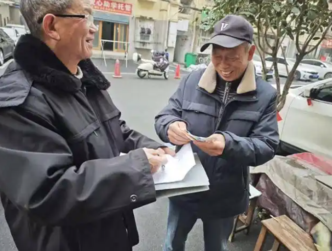 1月28日长沙县灰埠小区连续3年放夜市管理收益金分红，每户120元！