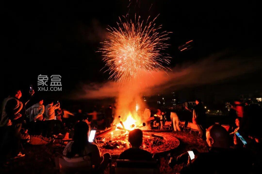 10月24日山谷里的音乐节温暖落幕:在麓隐青竹湖,一场由业主共创的秋夜盛典! 10月24日山谷里的音乐节温暖落幕:在麓隐青竹湖,一场由业主共创的秋夜盛典!