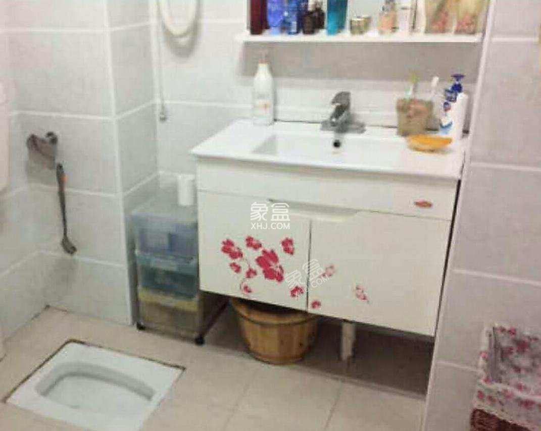 世纪星华庭 2室2厅1卫 104.0万 世纪星华庭 2室2厅1卫 104.0万客厅